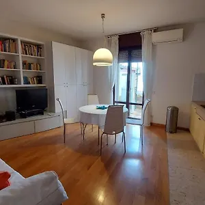 Marconi - Porta Leoni Apartment